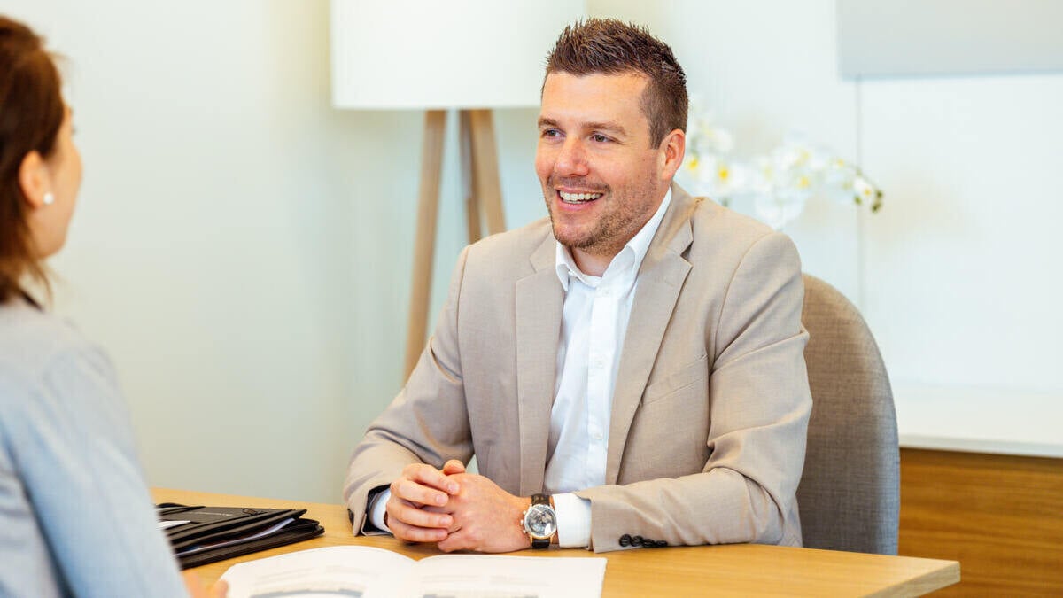 Berlatungsgespräch bei der Bernerland Bank