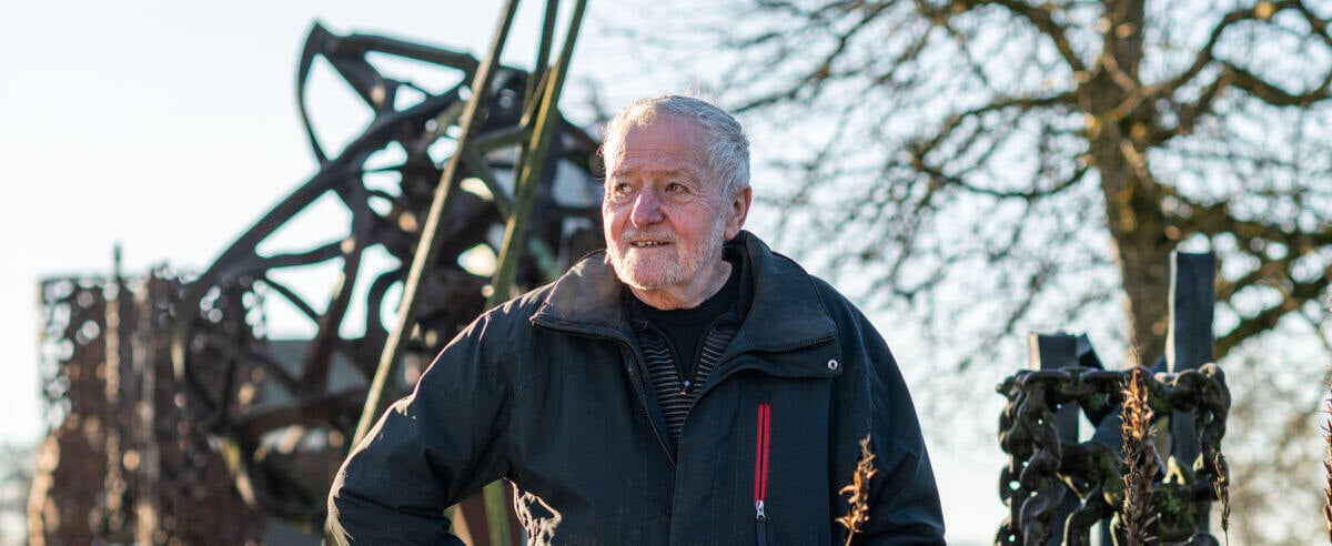 Wenn Späne tanzen und Eisen Geschichten erzählt: Eisenwerker Heiko Schütz im Porträt