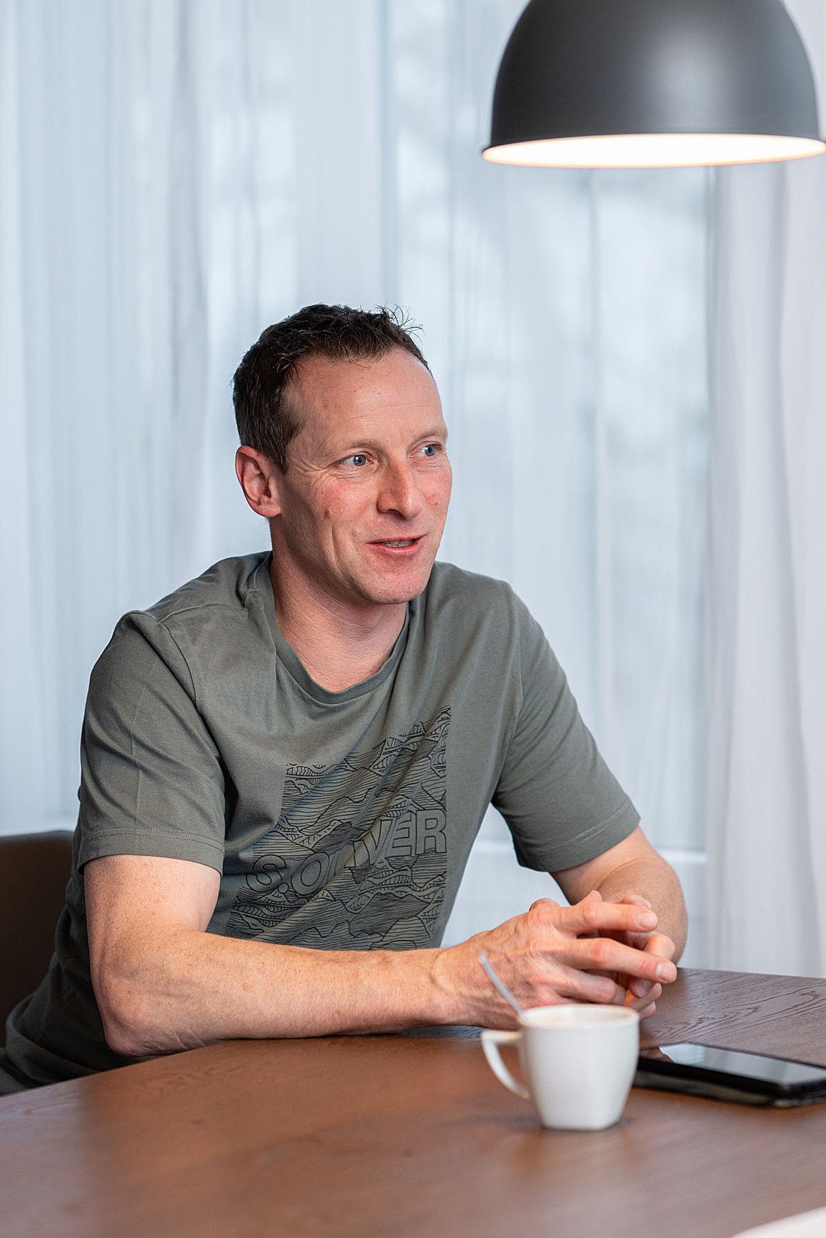 Christoph Hirschi übt seinen Beruf als Forstwart mit Leidenschaft aus.