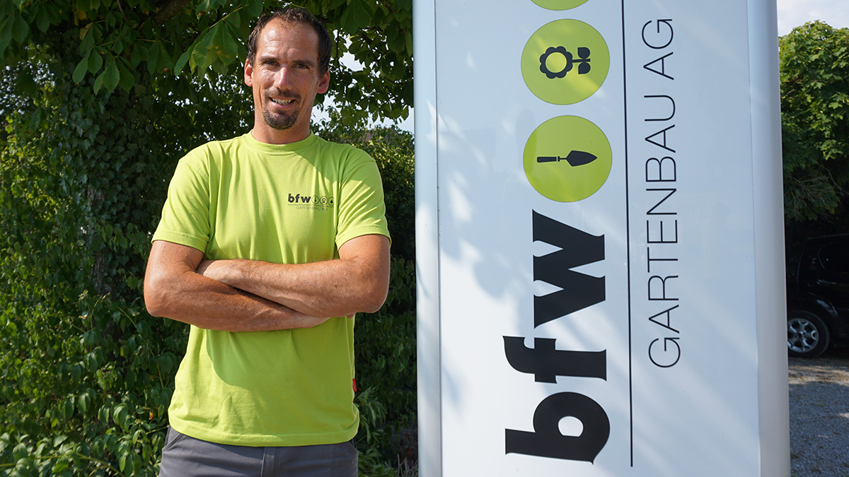 Stefan Rindlisbacher stösst als Mitarbeiter der ersten Stunde in de Geschäftsleitung der bfw Gartenbau AG vor.